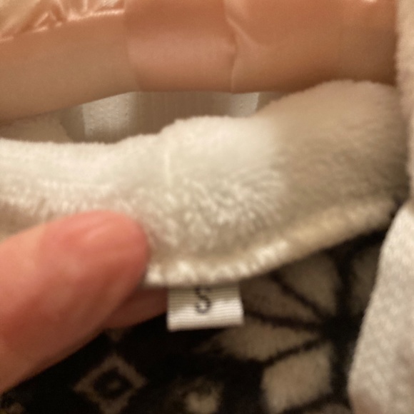 Fuzzy black/white Nordic Onesie women’s Small pajamas NWOT - Picture 5 of 6